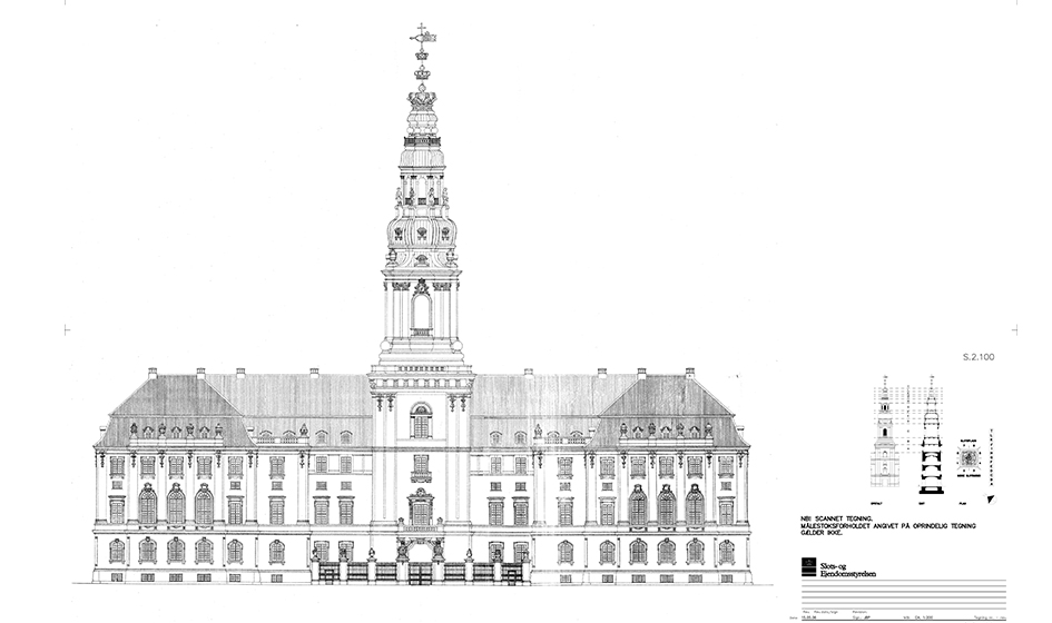 Architect Thorvald Jørgensen had originally planned three crowns on the Tower, but it had only one crown, when Christiansborg Palace was completed in 1928. To cut costs, some of the ornaments were dispensed with.